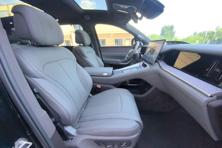Used Denza N9 2025 Prestige Version Right Front Seat