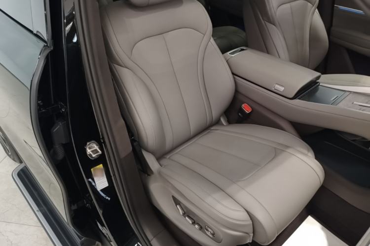Used Denza N9 2025 Prestige Version Right Front Seat