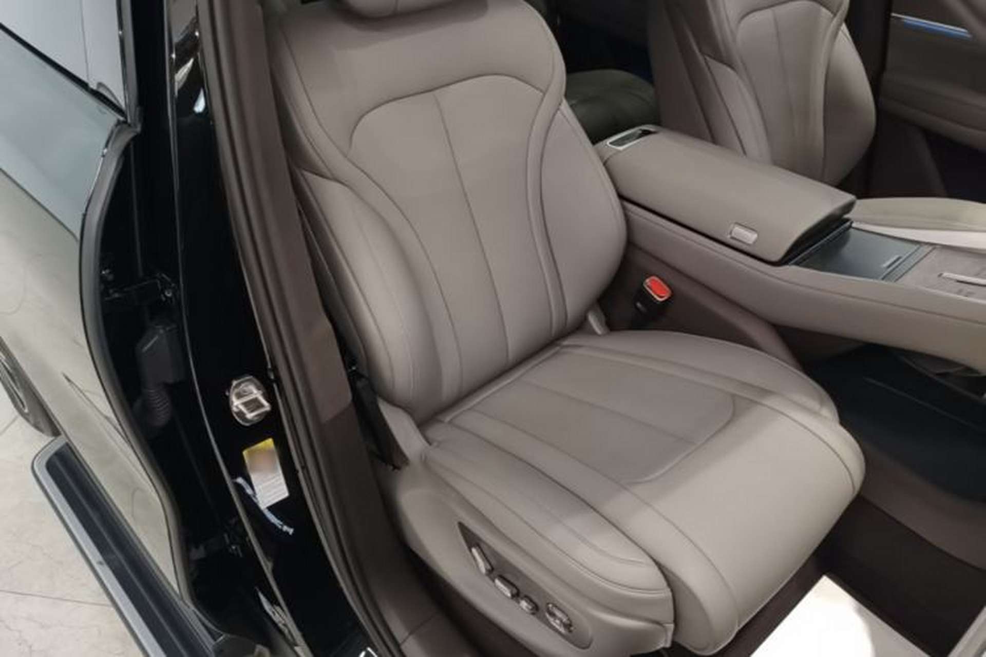 Used Denza N9 2025 Prestige Version Right Front Seat