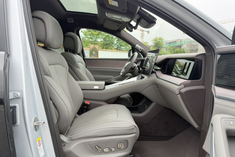 Used Denza N9 2025 Prestige Version Right Front Seat