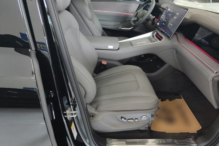 Used Denza N9 2025 Prestige Version Right Front Seat