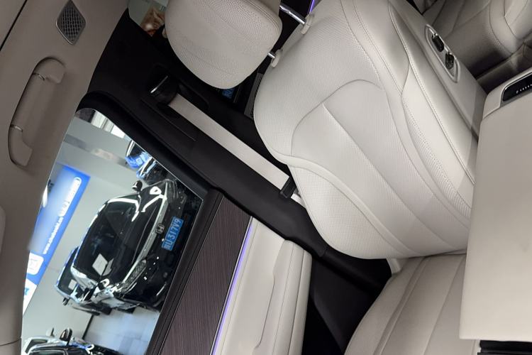 Used Denza N9 2025 Flagship Model Right Front Seat