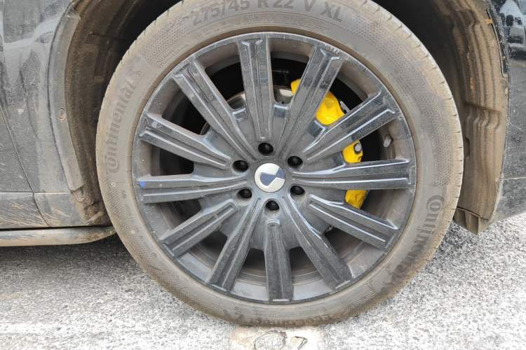 Used Denza N9 2025 Flagship Model Right Front Wheel Hub