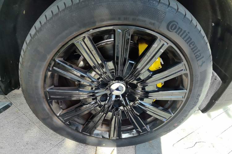 Used Denza N9 2025 Flagship Model Right Front Wheel Hub