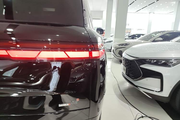 Used Denza N9 2025 Flagship Model Right Rear Taillight