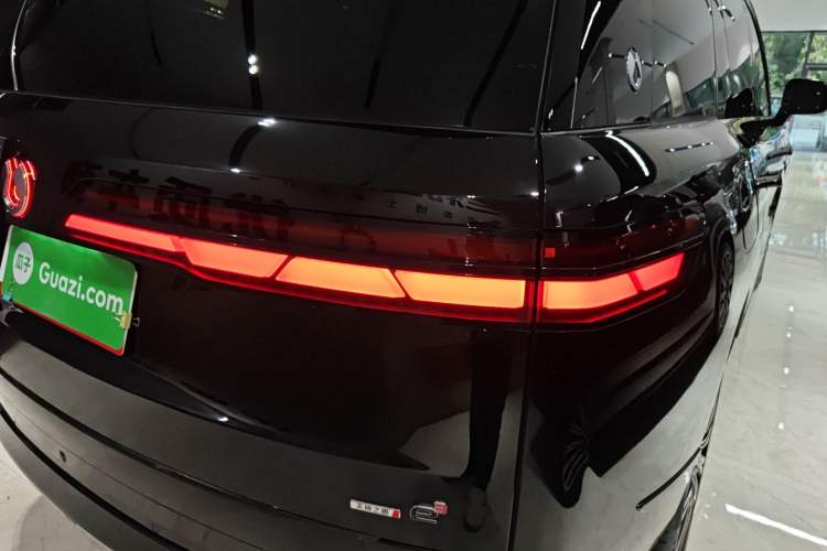 Used Denza N9 2025 Flagship Model Right Rear Taillight