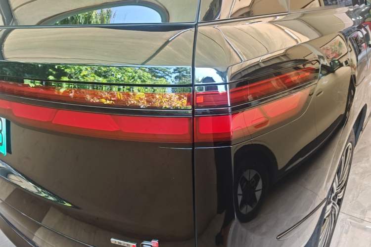 Used Denza N9 2025 Flagship Model Right Rear Taillight