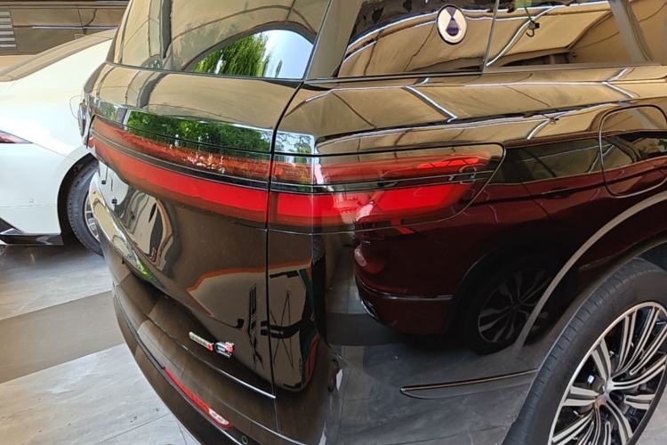 Used Denza N9 2025 Flagship Model Right Rear Taillight