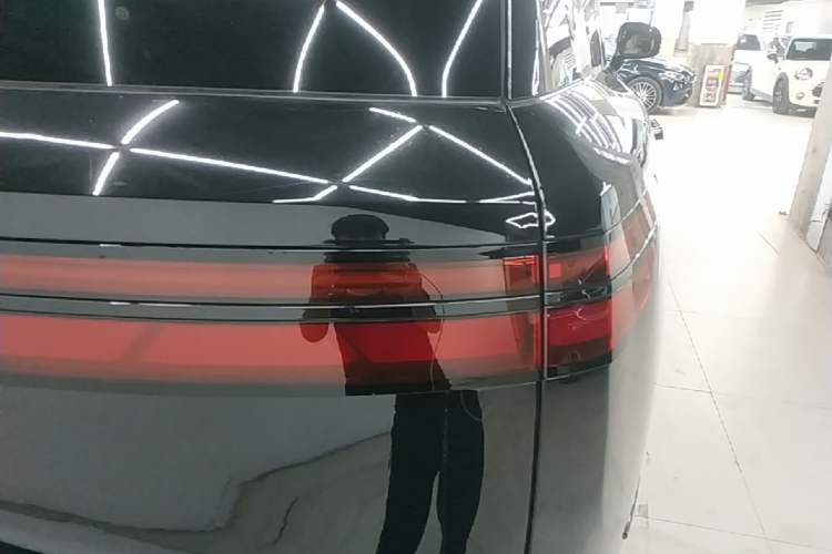 Used Denza N9 2025 Flagship Model Right Rear Taillight