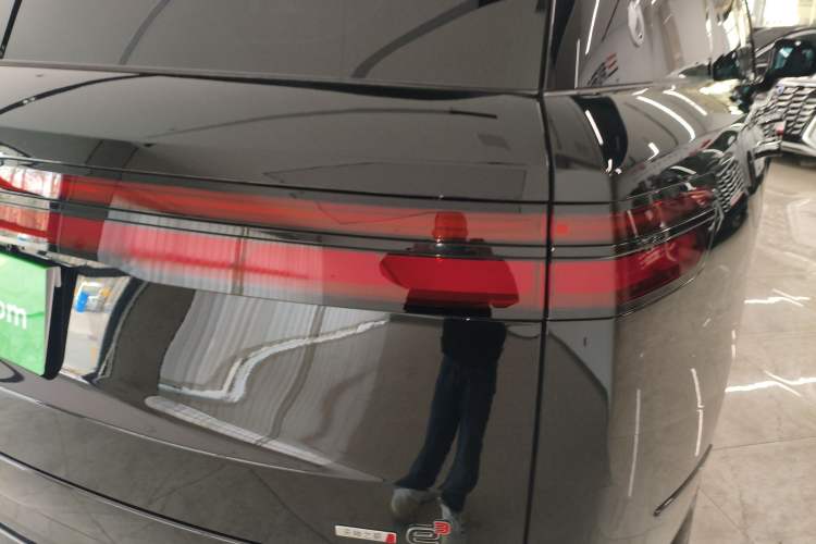 Used Denza N9 2025 Flagship Model Right Rear Taillight