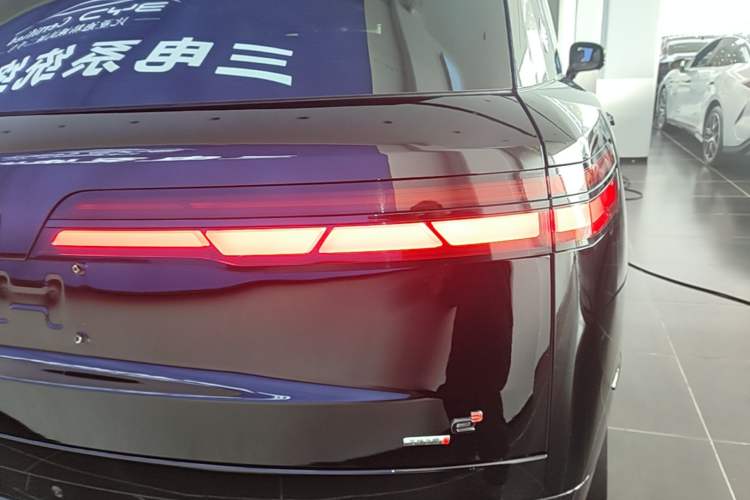 Used Denza N9 2025 Flagship Model Right Rear Taillight