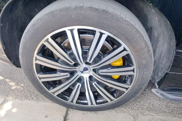 Used Denza N9 2025 Prestige Version Right Rear Wheel Hub