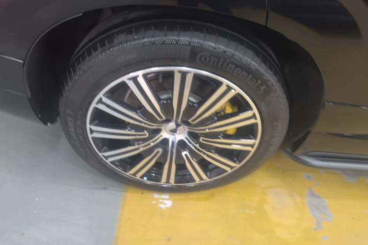 Used Denza N9 2025 Prestige Version Right Rear Wheel Hub