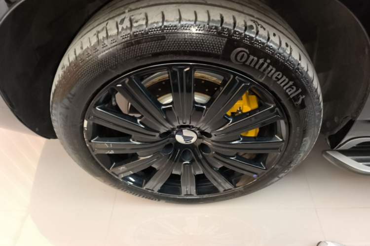 Used Denza N9 2025 Flagship Model Right Rear Wheel Hub