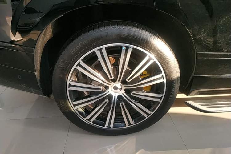 Used Denza N9 2025 Flagship Model Right Rear Wheel Hub