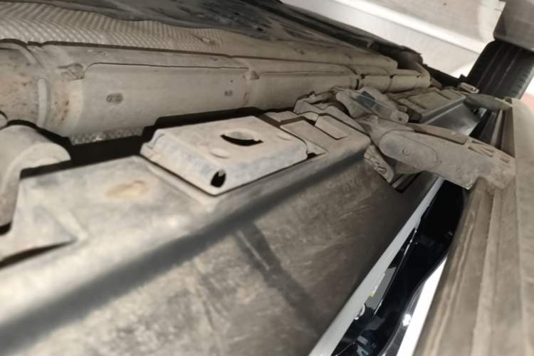 Used Denza N9 2025 Flagship Model Right Side Sill