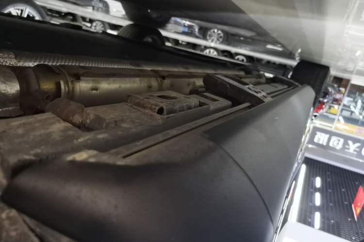 Used Denza N9 2025 Prestige Version Right Side Sill