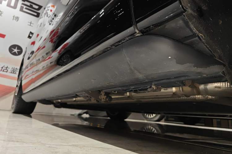Used Denza N9 2025 Flagship Model Right Side Sill