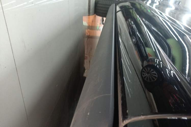 Used Denza N9 2025 Flagship Model Right Side Sill