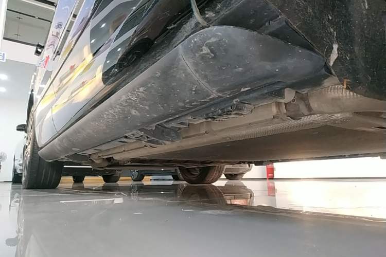Used Denza N9 2025 Flagship Model Right Side Sill
