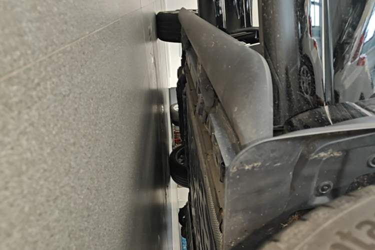 Used Denza N9 2025 Flagship Model Right Side Sill
