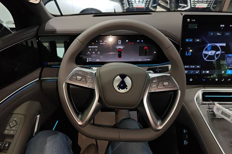 Used Denza N9 2025 Flagship Model Steering Wheel