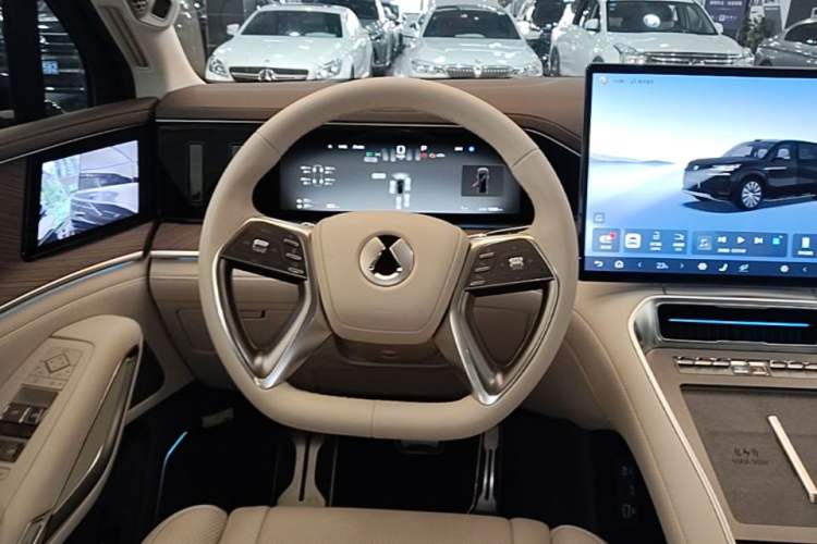 Used Denza N9 2025 Flagship Model Steering Wheel