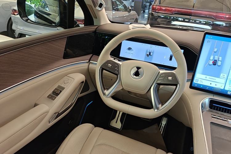 Used Denza N9 2025 Flagship Model Steering Wheel