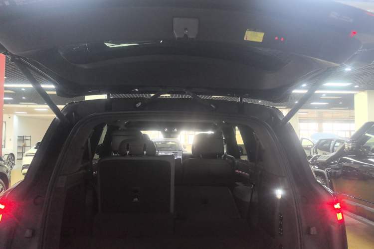 Used Denza N9 2025 Prestige Version Trunk