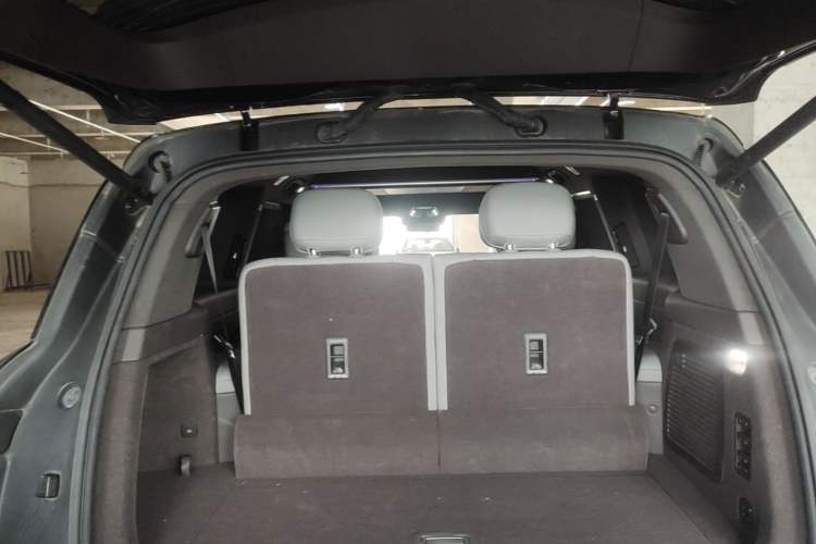 Used Denza N9 2025 Flagship Model Trunk