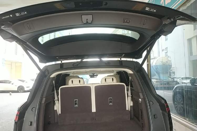 Used Denza N9 2025 Flagship Model Trunk