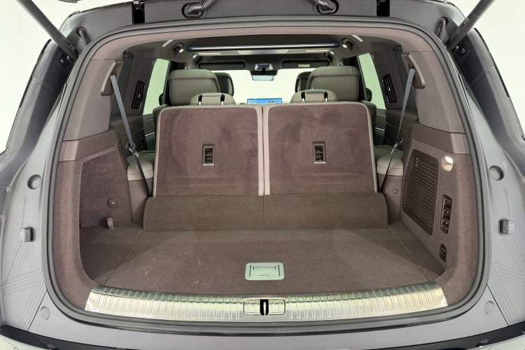 Used Denza N9 2025 Flagship Model Trunk