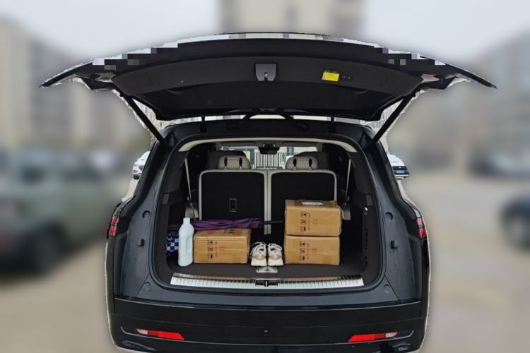 Used Denza N9 2025 Prestige Version Trunk