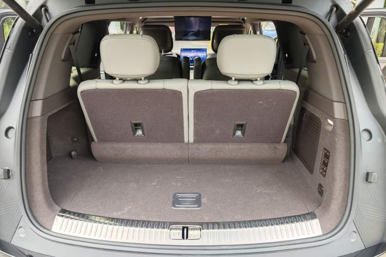 Used Denza N9 2025 Flagship Model Trunk