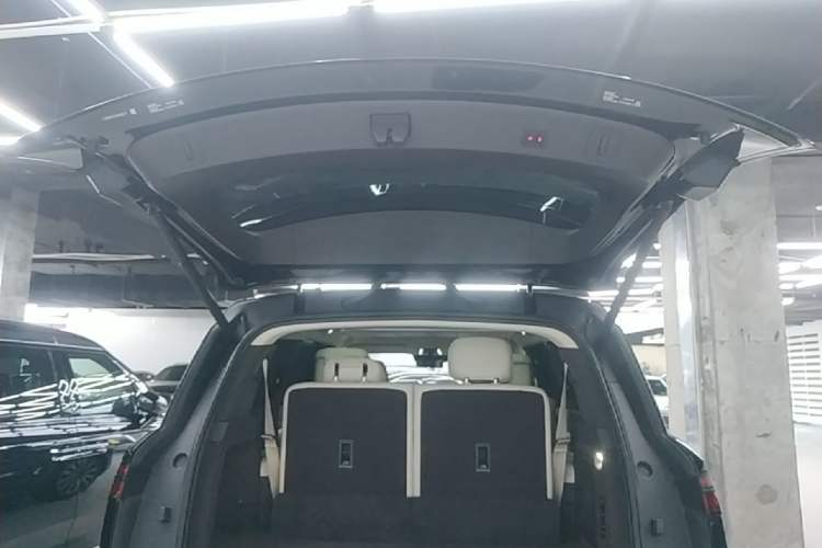 Used Denza N9 2025 Flagship Model Trunk