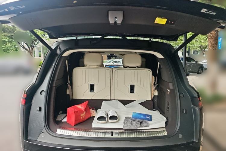 Used Denza N9 2025 Flagship Model Trunk