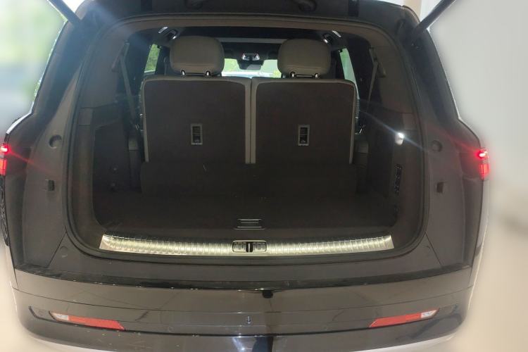 Used Denza N9 2025 Prestige Version Trunk