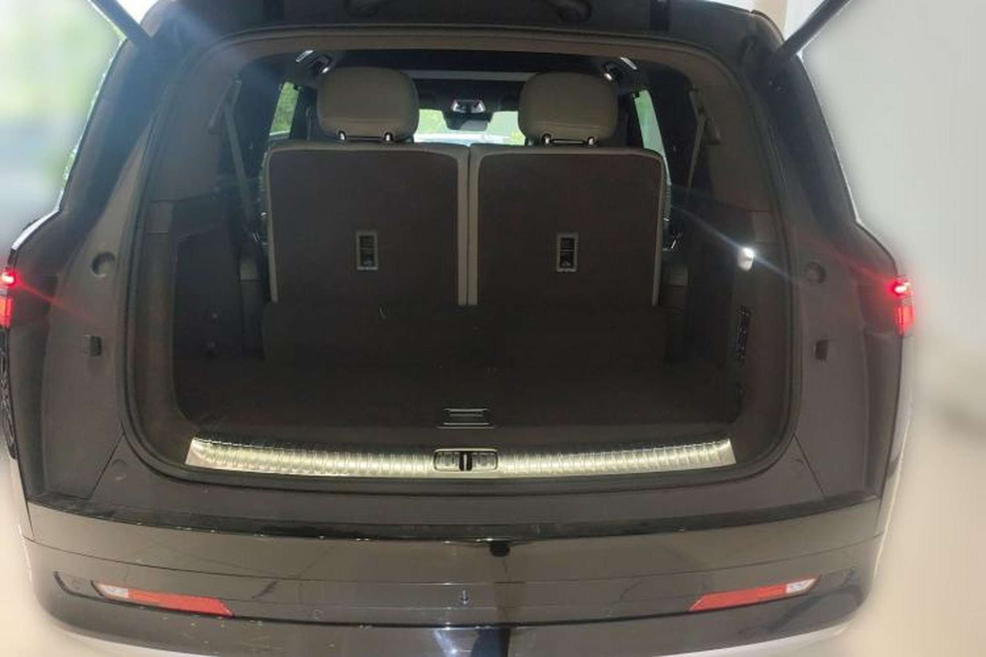 Used Denza N9 2025 Prestige Version Trunk