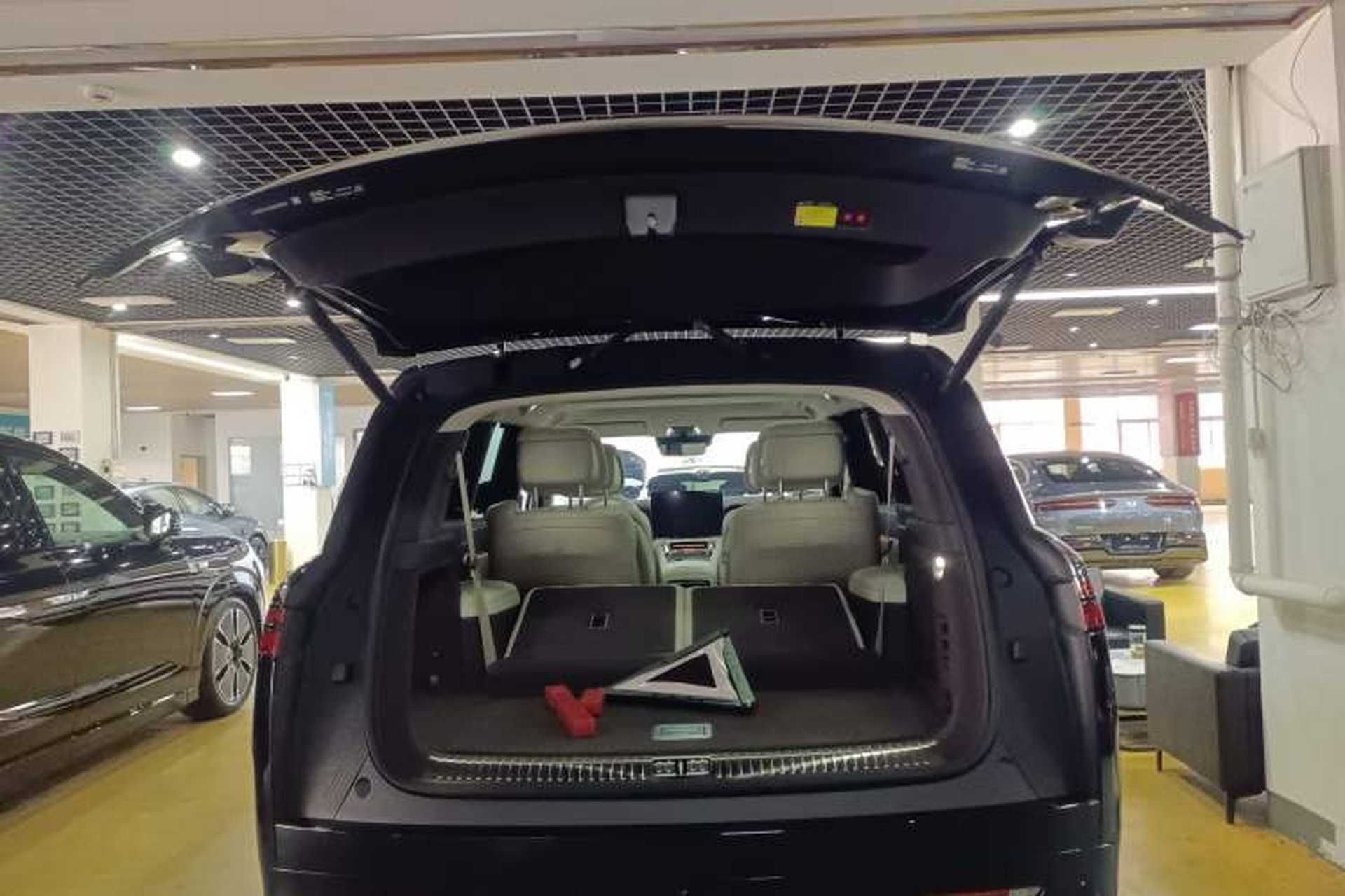 Used Denza N9 2025 Prestige Version Trunk
