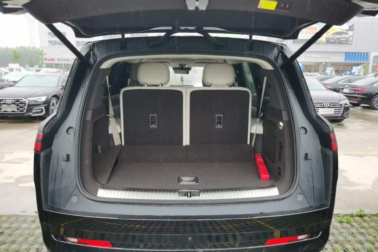 Used Denza N9 2025 Flagship Model Trunk