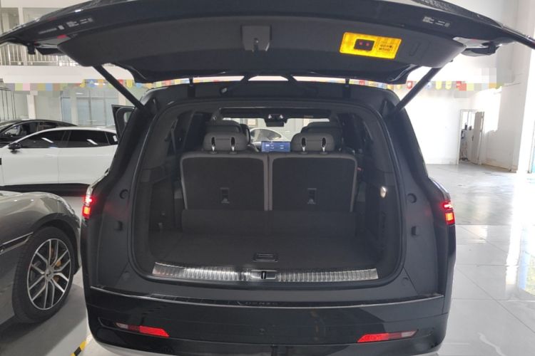 Used Denza N9 2025 Prestige Version Trunk