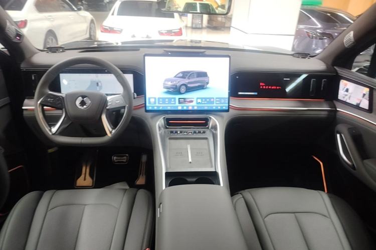 Used Denza N9 2025 Flagship Model Center Console
