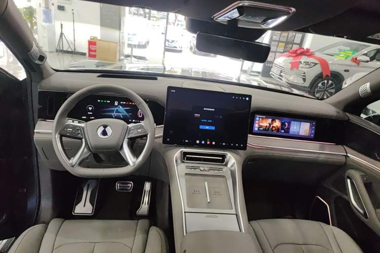 Used Denza N9 2025 Flagship Model Center Console