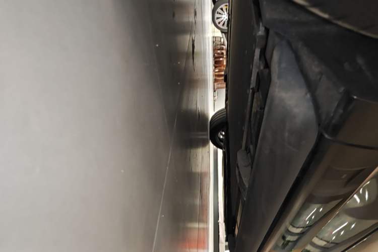 Used Denza N9 2025 Flagship Model Chassis Front Left