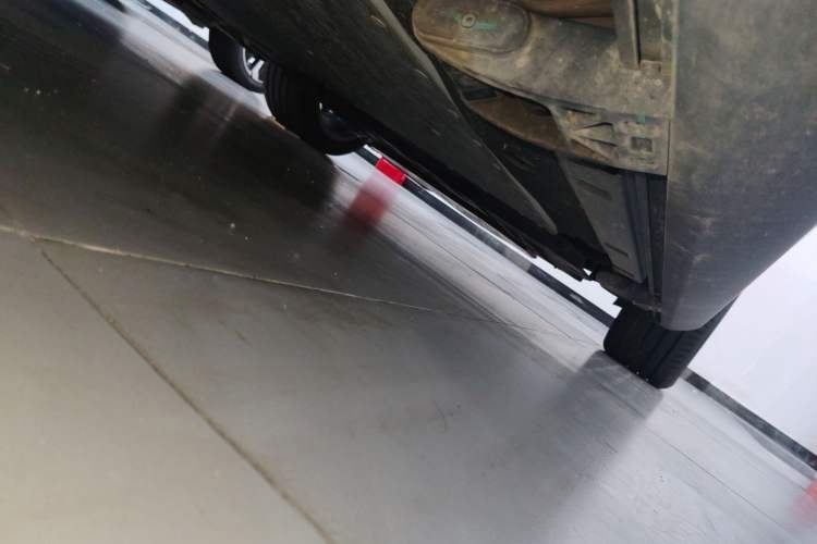 Used Denza N9 2025 Flagship Model Chassis Front Left