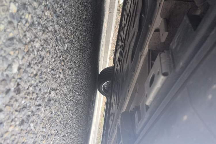 Used Denza N9 2025 Flagship Model Chassis Front Left