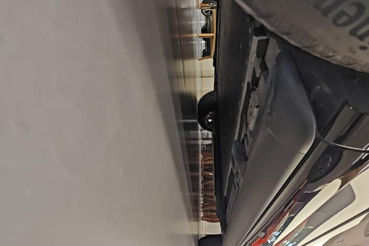 Used Denza N9 2025 Flagship Model Chassis Front Left