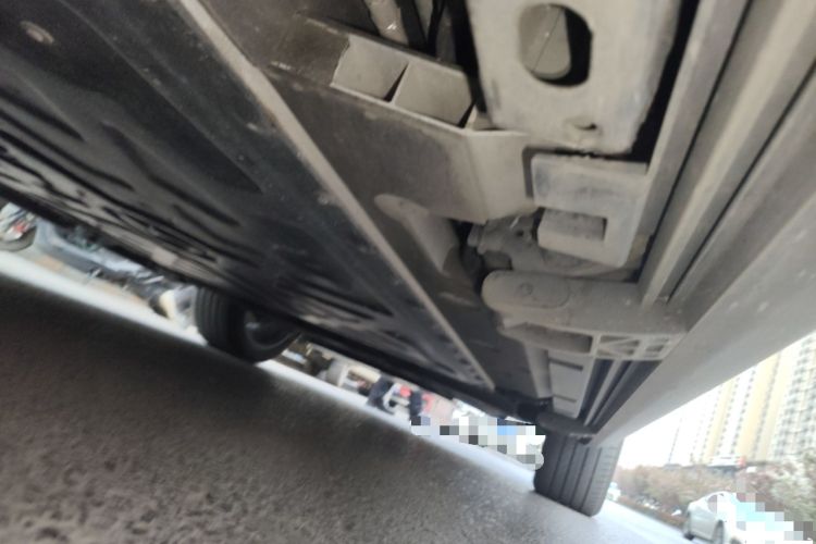 Used Denza N9 2025 Flagship Model Chassis Front Left