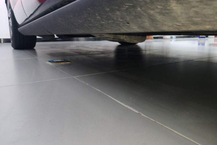 Used Denza N9 2025 Flagship Model Chassis Front Right