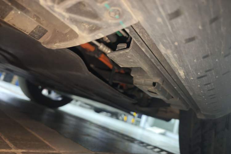 Used Denza N9 2025 Flagship Model Chassis Rear Left